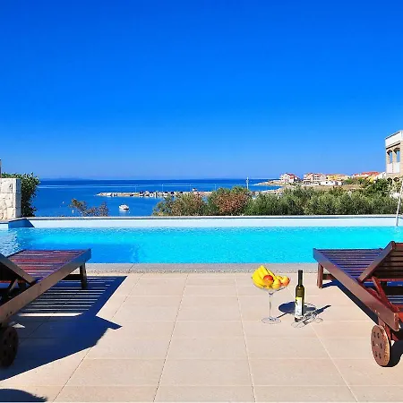Ante-2 Apartament *